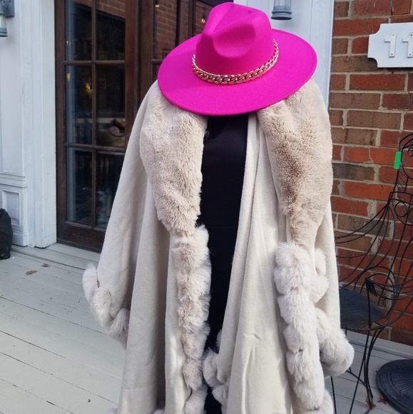 Fuschia Pink Fedora with Faux Gold Chain - Picture 10 of 15